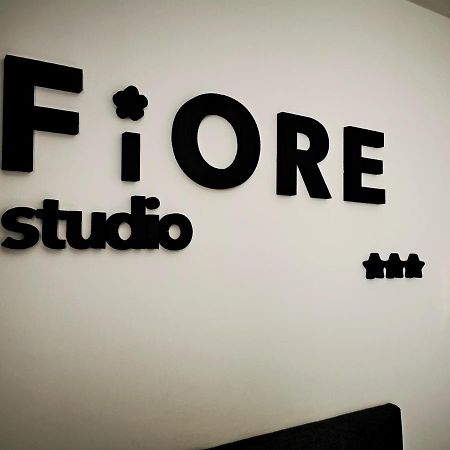 Fiore Self Check-In โอซีเยก ภายนอก รูปภาพ